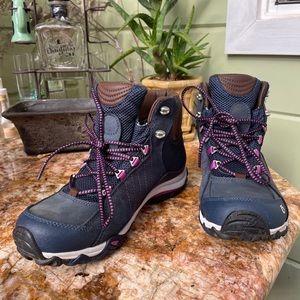 Oboz woman’s hiking boots